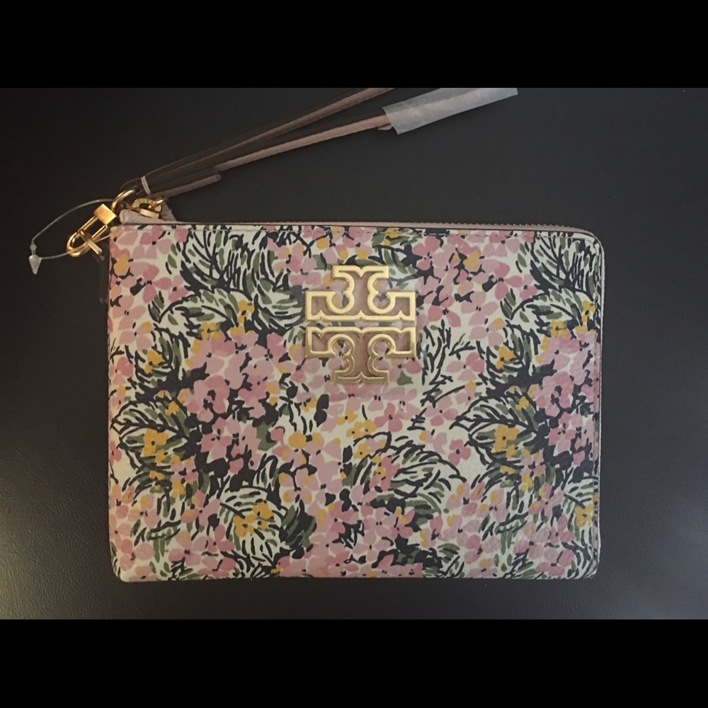 💐NWT !! Tory Burch Britten Pouch / Wristlet !!